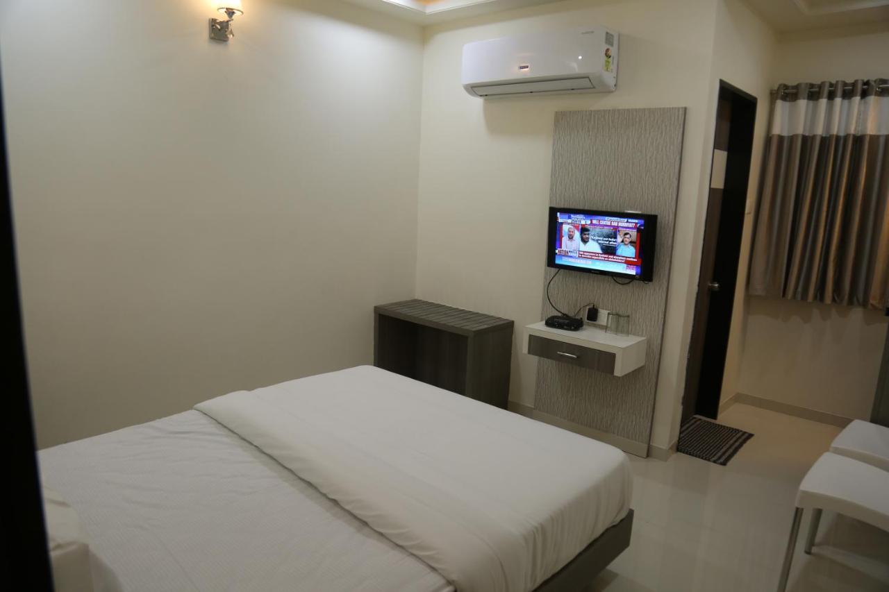 Hotel Lotus Chandrapur Exterior foto