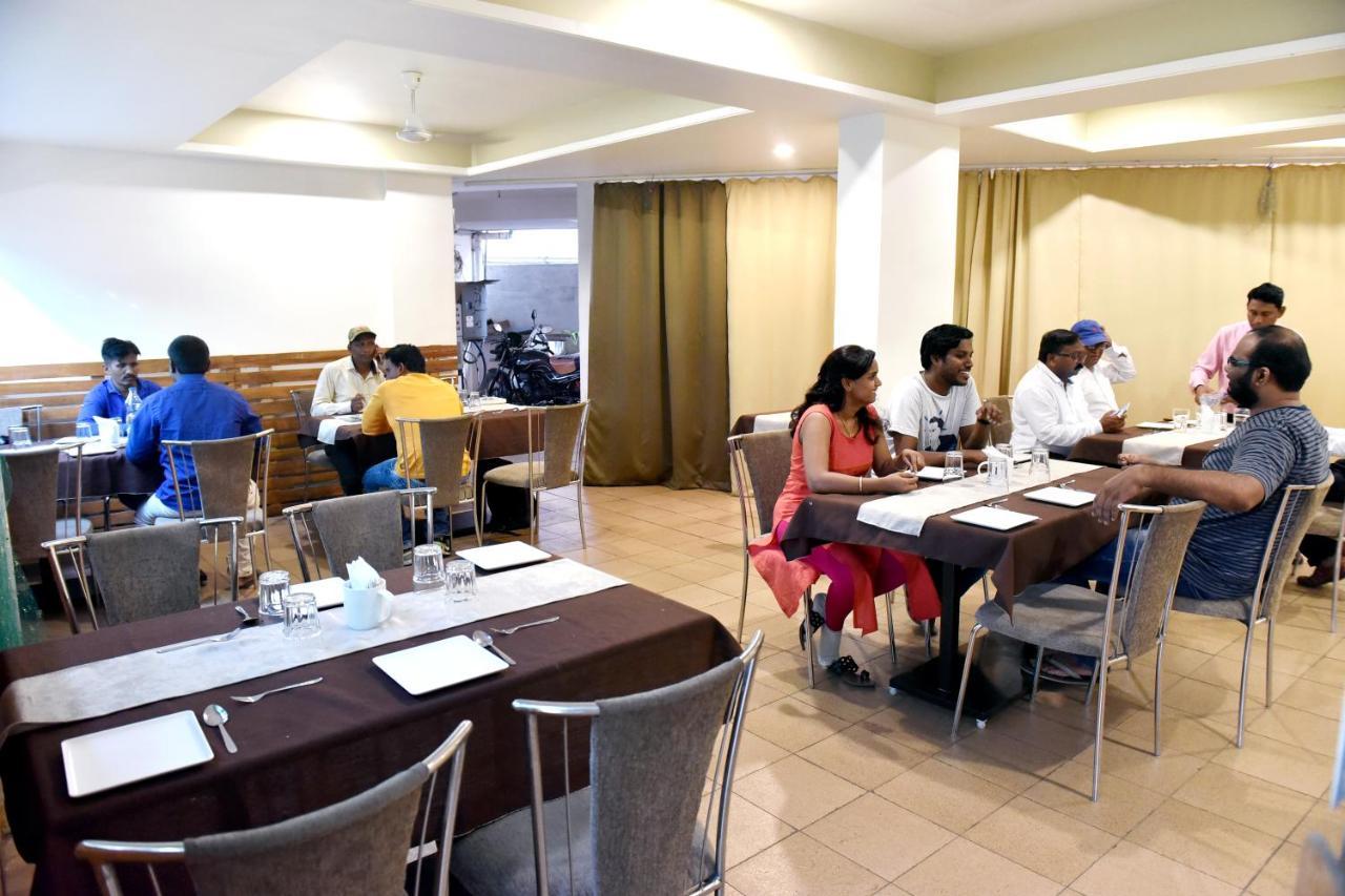 Hotel Lotus Chandrapur Exterior foto